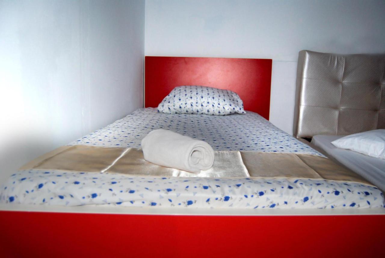 Hotel Vlora City Екстериор снимка