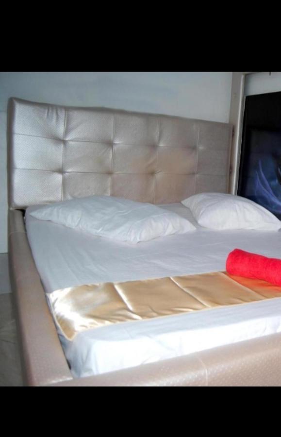 Hotel Vlora City Екстериор снимка